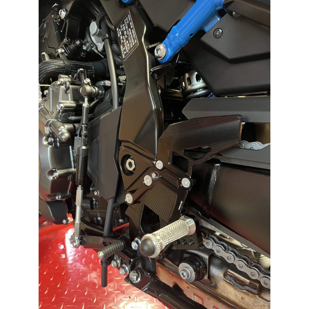 Commandes Reculées AVDB Pour Suzuki GSX-R 600/750 2006-2010 - Platines Multi-positions, Personnalisables, Couleur Bleu