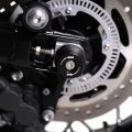 Protection de bras oscillant R&G pour Triumph Scrambler 900 23/Speed Twin 900 25-26/Speed Twin 1200 24-26 3